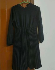 Elegant Black Pleated Dress