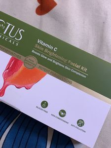 Lotus Botanicals Facial Kit