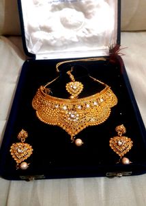 Gold Plated Jewellery Set With Kundan