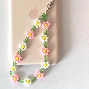Daisy Beaded Phone Charm🩷