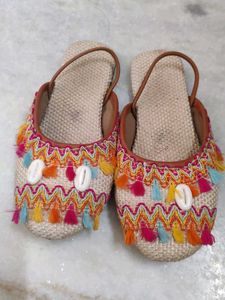 Boho Chic Tasseled Juttis