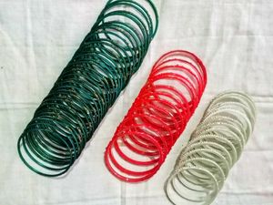 BANGLES SET....💚💓🤍