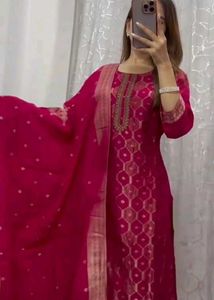 Elegant Pink Kurta Set