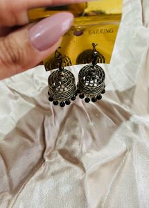 Jhumkis