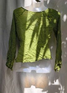 521210. Green Crinkle Top