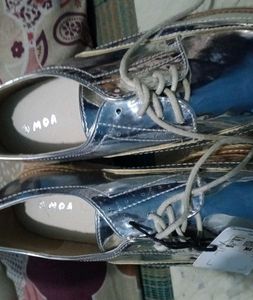 Shiny MOA Metallic Sneakers – Perfect for Party &amp;