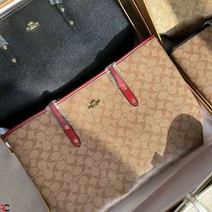 COACH TOTE BAG IN SIGNATURE CANVAS WD BOX