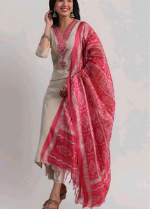 ​💖 Elegant Pink Ensemble: Embroidered Kurta with