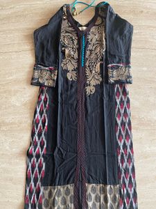 Long Black kurta with red synthetic shawl