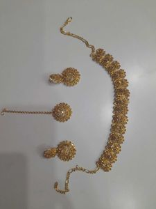 Elegant Gold Jewelry Set