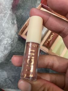 Long Lasting Lipstick