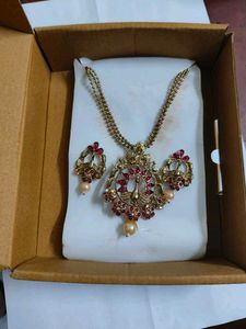 Vintage Gold-Tone Necklace &amp; Earring Set