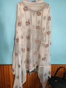 Elegant Embroidered Kurta with a Head Scard Maroon
