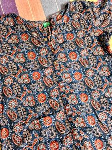 Half Sleeves  Cotton Printed Beautiful Short Kurti