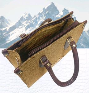 TOTE BAGS
