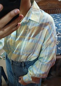 OVERSIZED PLAID BUTTON-DOWN