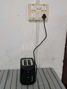 Black Two-Slice Toaster