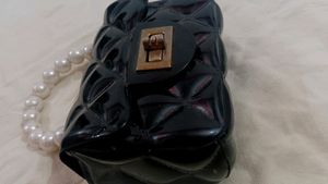 Beautiful Aesthetic Pearl Black Bag💞🌷