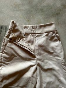 H&amp;M Elegant Beige Trousers