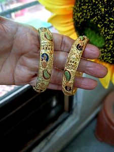 Vintage Gold Peacock Bangle Set