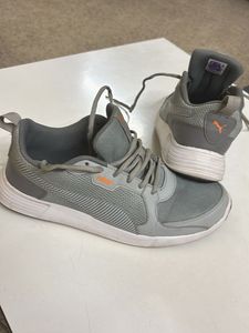 Puma Sneakers- size 7