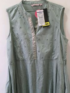 URGENT SELLING!! Elegant Sleeveless Tunic Top