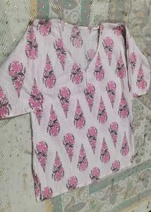 Pink Floral Print V-Neck Short Kurti(NEW)