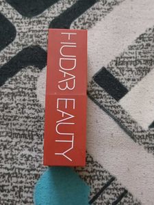 Huda Beauty Lipstick