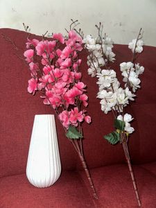 flower vase nd flowers🌺