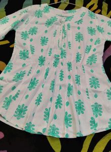 Floral Print Cotton Top🤍🍀