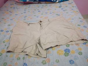 Khaki Shorts And Printed Short Skirt