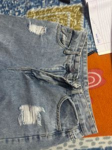 STRAIGHT FIT DENIM