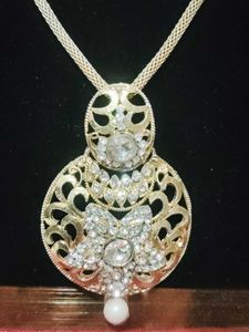 Elegant Gold-Tone Jewelry Set