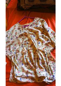 Floral Print V-Neck Blouse