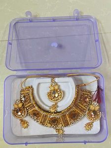 Elegant Gold-Tone Necklace Set