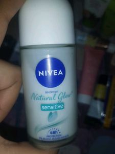 NIVEA Natural Glow Deodorant
