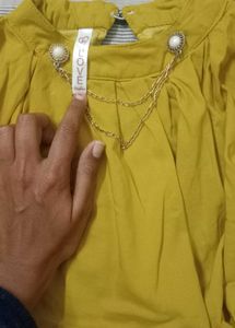 Trending Blouson Crop Top