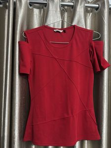 Chic Red Cold Shoulder Top with Asymmetric Stitch