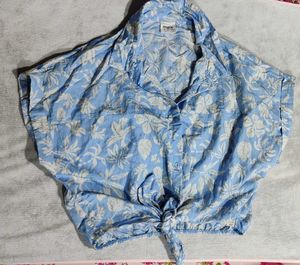 Crop  Shirt  With A Not