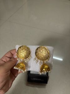🆕 “ZAVERI PEARLS” Gold Tone Cut-work Jhumka