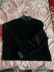 Black Velvet Top Oversize