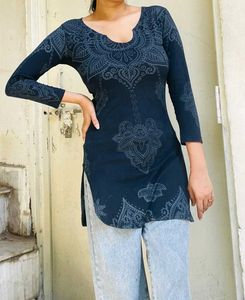 Women Black Printed Kurti