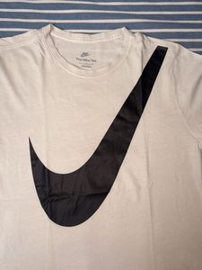 Nike Swoosh T-Shirt - White