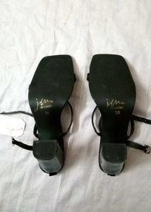 Black Block Heel