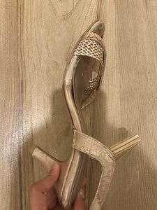 Metro Heels (UK 4)