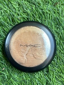 M.A.C EXTRA DIMENSION SKINFINSH POUDRE LUMIERE