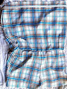Shorts Skrit Attached With Pant Inside.