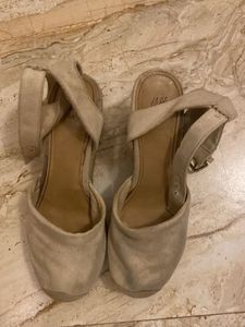 H&M Beige Heels