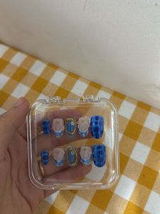 Blue Floral Press-On Nails