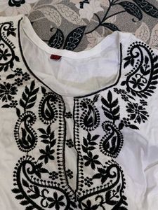Elegant White Embroidered Kurta